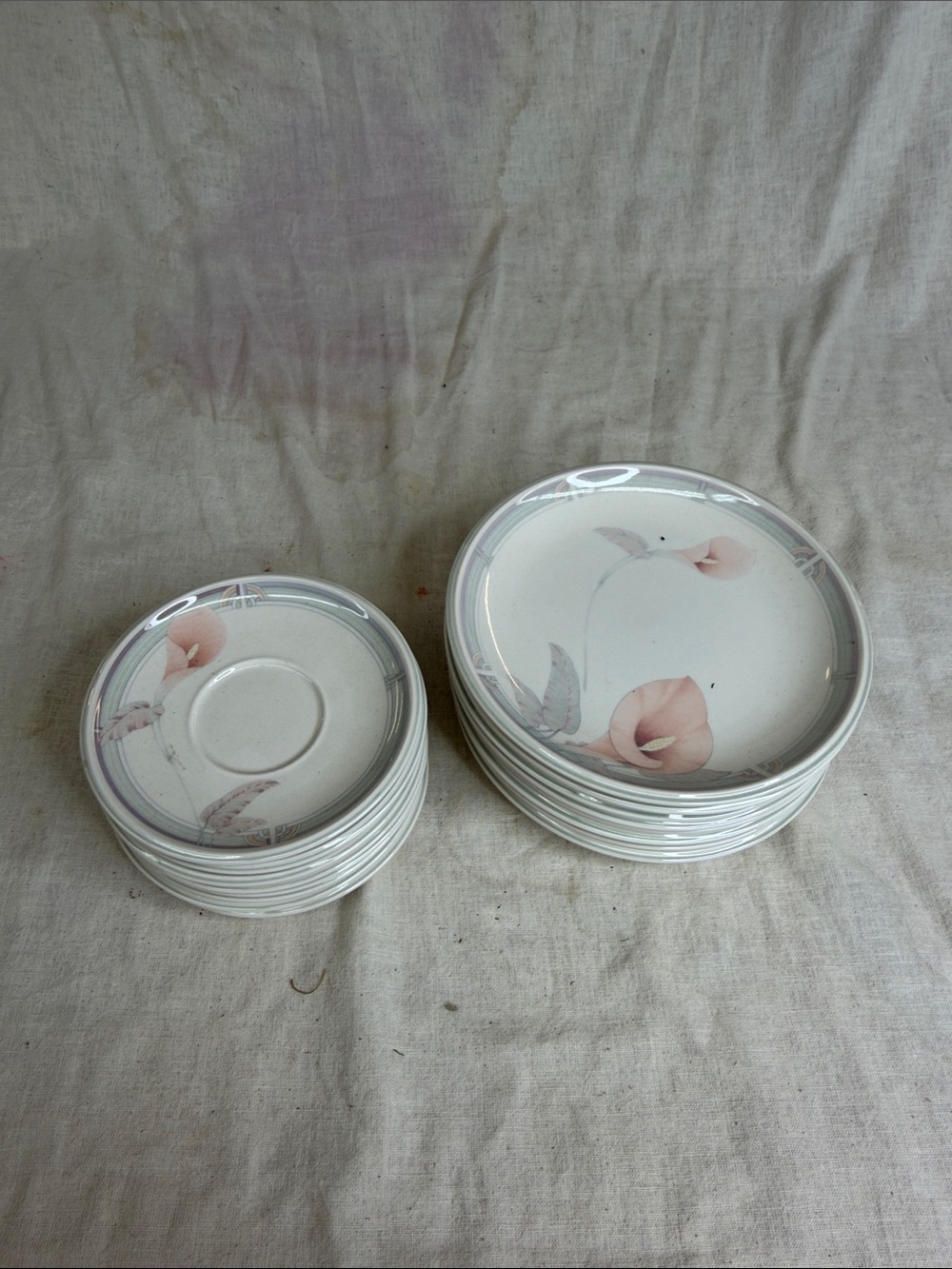 Floral Ceramic Salad and Bread Plate Set in Soft Pink